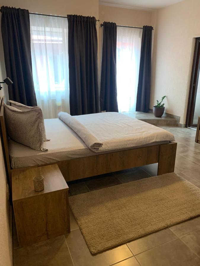 Braun Residence Săcele Exteriör bild